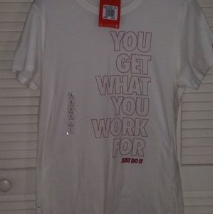 New never worn Nike T-shirt